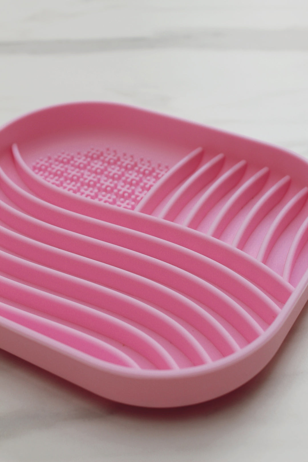 The Wavy Lickmat - Pink | Babelle - Babelle