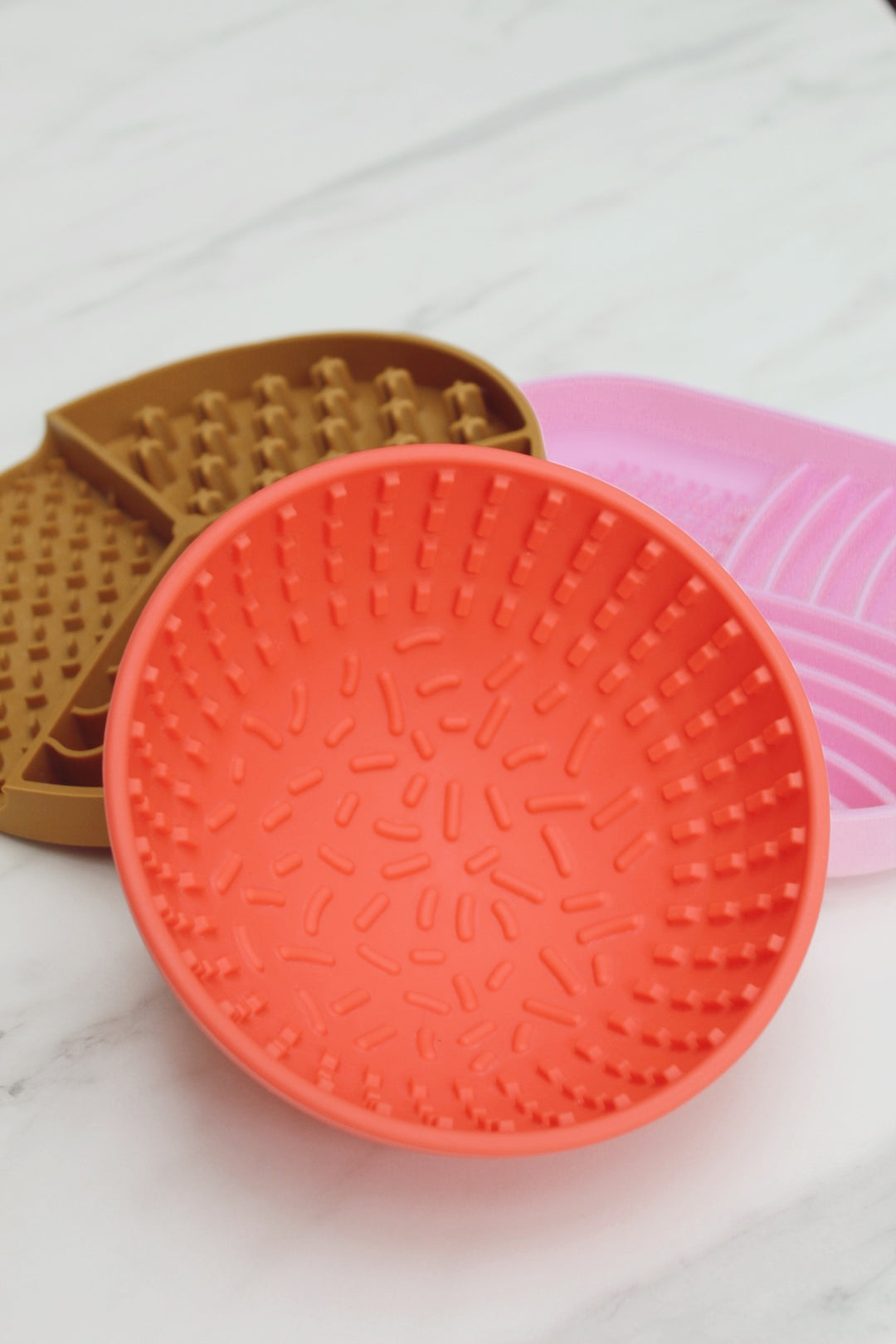The Wiggler Lick Bowl- Coral | Babelle - Babelle