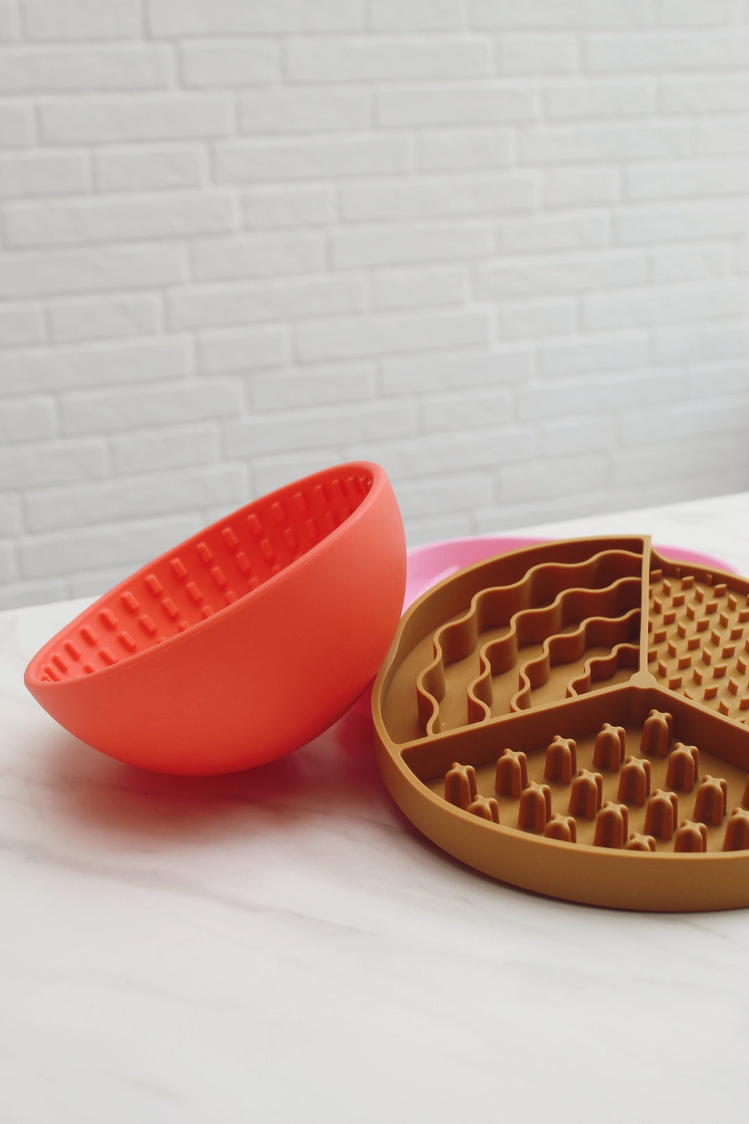 The Wiggler Lick Bowl- Coral | Babelle - Babelle