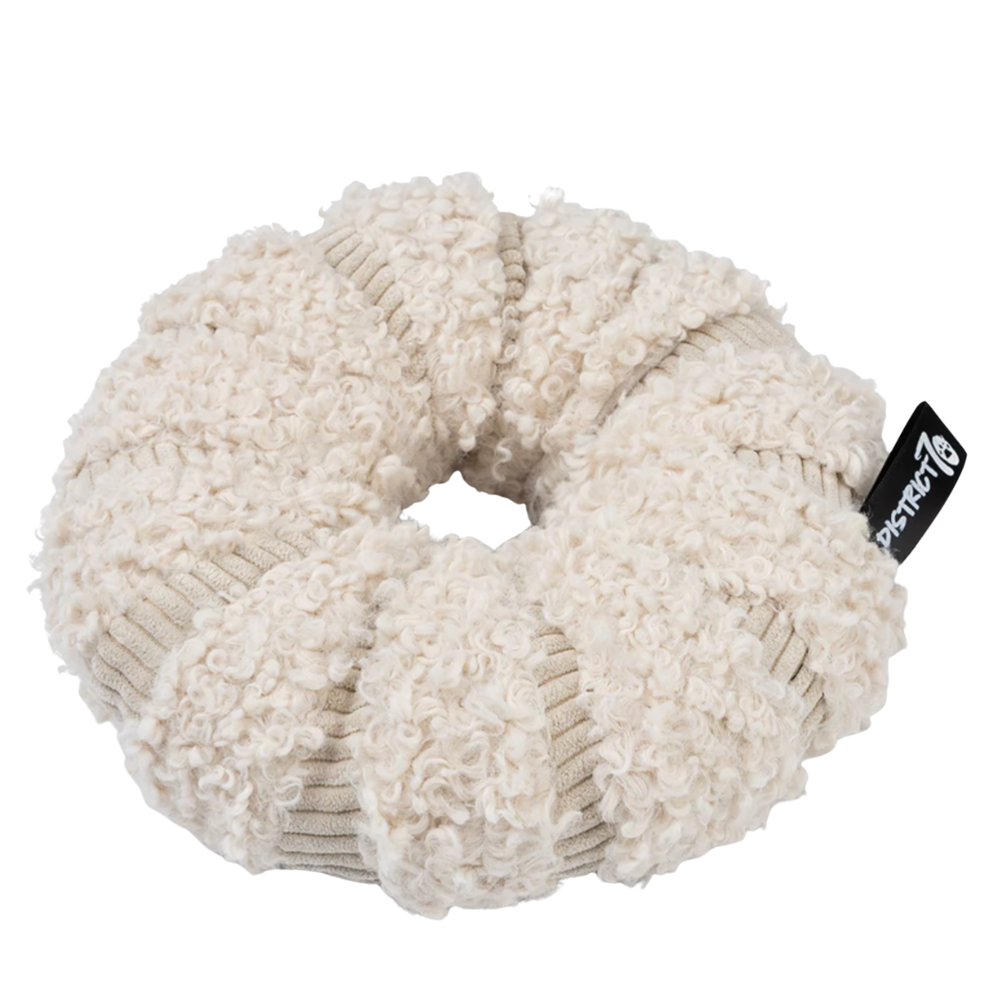 Daisy - Merengue | District 70 - Babelle