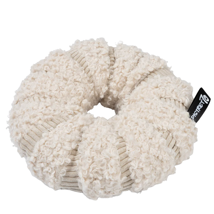 Daisy - Merengue | District 70 - Babelle